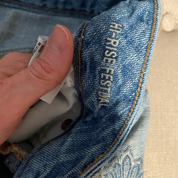 American Eagle high rise jean shorts - Picture 4 of 8